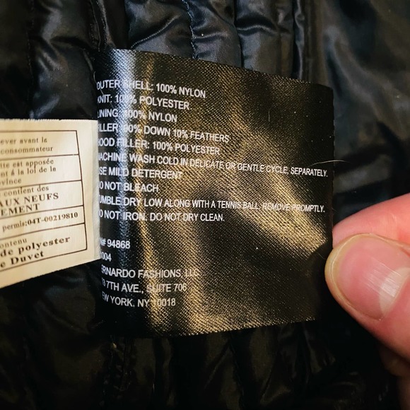 Bernardo Goose Down Hooded Packable Puffer Vest - Picture 13 of 13